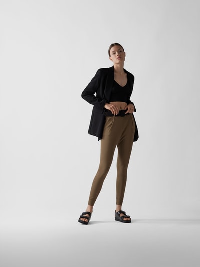 Self-Portrait Slim Fit Jogpants mit Gürtel Khaki 1