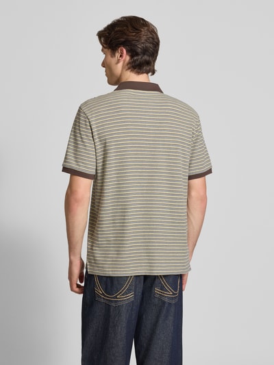 Carhartt Work In Progress Regular Fit Poloshirt mit Label-Detail Modell 'Dion' Oliv 5