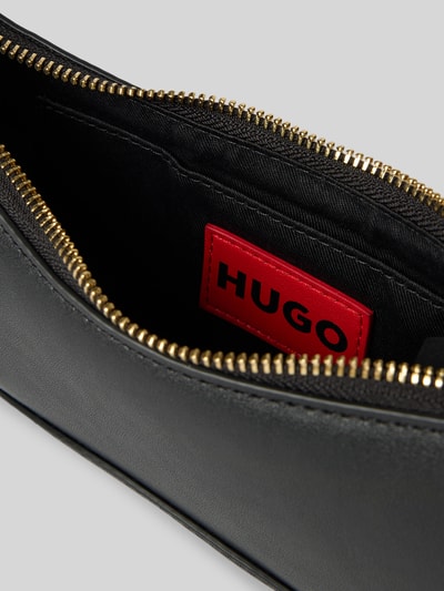 Productfoto, Clutch mit Label-Prägung Modell 'Ilary' van HUGO in zwarte lederlook met rits, hoofdvak, steekvak, kunstleder, unikleurig