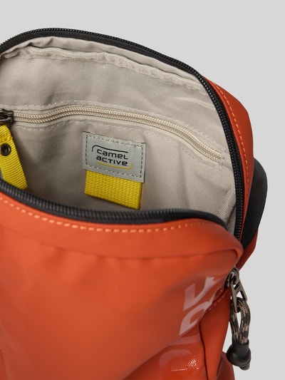 camel active Crossbody Bag mit Statement-Print Modell 'EXPLORE' Orange 5