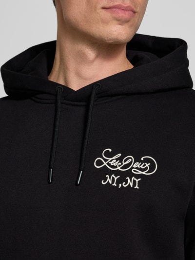 Les Deux Hoodie met labelprint en kangoeroezak Zwart - 3