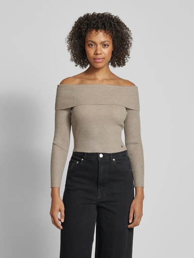 Guess Strickpullover im Off-Shoulder-Design Modell 'NINA' Taupe 4