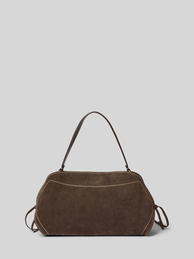 Produktfoto, Shoulder Bag aus echtem Leder mit Logo-Detail von Abro in Braun mit sichtbaren Nähten, rechteckige Form, glatte Textur