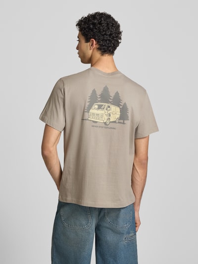 The North Face T-Shirt mit Label-Print und Rundhalsausschnitt Stein 5