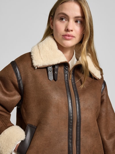 Jake*s Casual Relaxed Fit Jacke mit Zweiwege-Reißverschluss und Kunstfell Dunkelbraun 3