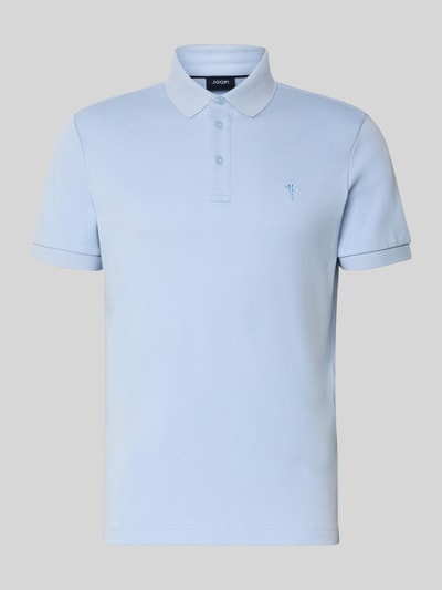 Produktfoto, Modern Fit Poloshirt mit Logo-Stitching Modell 'Primo' von JOOP! Collection, reine Baumwolle, hellblau, kurze Knopfleiste, glatte Textur