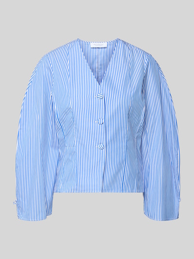 Produktfoto, Bluse mit V-Ausschnitt und Knopfleiste von Rich & Royal, Reine Baumwolle, Taillierter Schnitt, blau-weiß gestreift