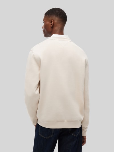 Tommy Jeans Regular Fit Sweatshirt aus Baumwoll-Mix Beige 5
