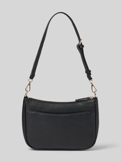 Produktfoto, Shoulder Bag in Leder-Optik Modell 'ISOLA' von Guess, schwarz, Hauptfach mit Reißverschluss, Logo-Detail, abnehmbarer Schulterriemen, Maße 25x17x8 cm, Riemenlänge 66 cm, glatte Struktur.