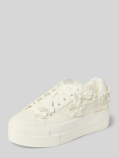 Produktfoto, Sneaker mit Plateausohle Modell 'PAIRED BUTTERFLY' von Buffalo w kolorze kremowym z zaokrąglonym noskiem, sznurowane, ozdobione motylami, platforma 5 cm, wysokość cholewki 7 cm, szerokość w rozmiarze 40: 7 cm, gładka tekstura