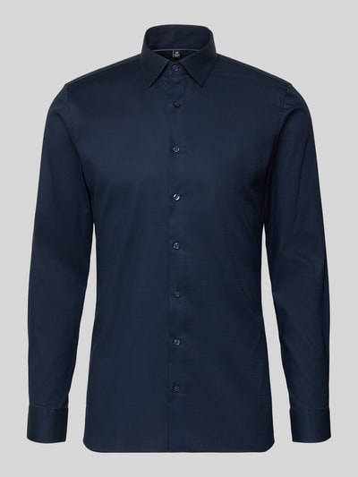 Produktfoto, Slim Fit Businesshemd mit Kentkragen von OLYMP No. Six, elastyczna bawełniana mieszanka, krój slim fit, długi rękaw, granatowy, sportowe mankiety, pełna długość guzików, długość tyłu w rozmiarze 40: 81 cm, szerokość ramion w rozmiarze 40: 43 cm, długość rękawa w rozmiarze 40: 67 cm, gładka tekstura