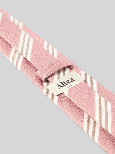 Produktfoto, Krawatte mit Label-Detail Modell 'Gange' von altea aus Seide-Baumwoll-Mix in Rosa mit cremefarbenen Streifen, klassische Passform, Breite 8 cm bei Größe 1.