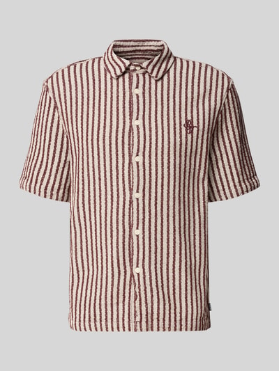 Produktfoto, Regular Fit Freizeithemd mit Streifenmuster von REVIEW aus reiner Baumwolle, strukturiertes Design, rot-weiß, kurze Ärmel