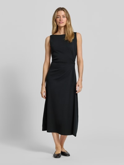 Modelka kobieca nosi Körpernahes Freizeitkleid aus reiner Baumwolle von Tommy Hilfiger, efekt: jednolity kolor, krój: dopasowany krój, długość do kolan, dekolt w łódkę, wiązany detal, wąskie ramiączka, drobny splot, bawełna, całkowity widok z przodu.