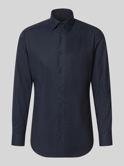Produktfoto, dunkelblaues Modern Fit Businesshemd aus reiner Baumwolle von OLYMP, glatte Oberfläche, klare Linien, Herren Businesshemd