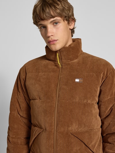 Tommy Jeans Relaxed Fit Steppjacke aus Cord Hellbraun 3