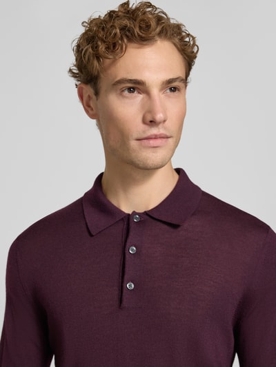 Männermodel trägt wollen trui met polokraag Model 'Erros' van Tiger of Sweden, zuiver wol, recht model, Nahaufnahme Oberkörper.