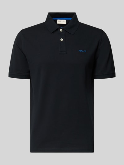 Produktfoto, Regular Fit Poloshirt mit Logo-Stitching von Gant, czarny, elastyczna mieszanka bawełny, krój regular fit, kołnierzyk polo, krótki rękaw, długość pleców w rozmiarze M: 70 cm, niebieskie logo