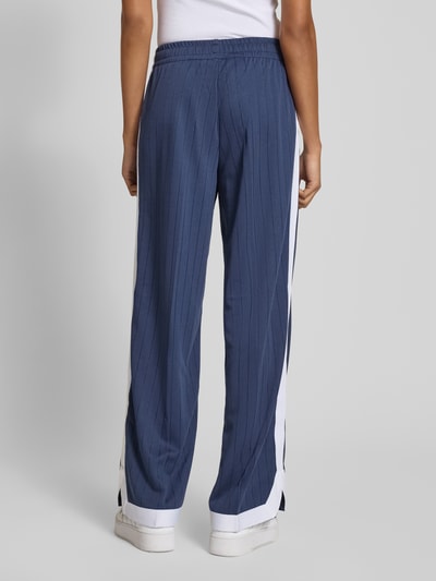 FILA Straight Leg Trackpants mit Logo-Badge Modell 'LORCE' Dunkelblau 5