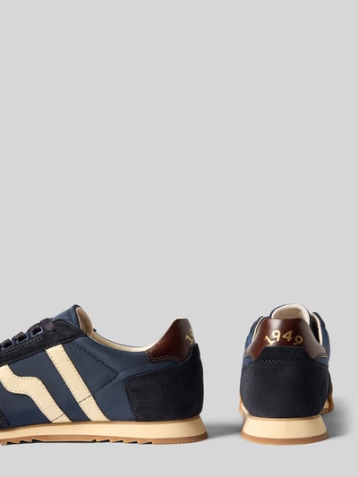 Productfoto, sneakers van echt leer model 'Baylle' van GANT heren sneakers, donkerblauw met crème details en bruine accenten