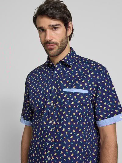 Christian Berg Men Regular Fit Freizeithemd mit Kentkragen Marine 3