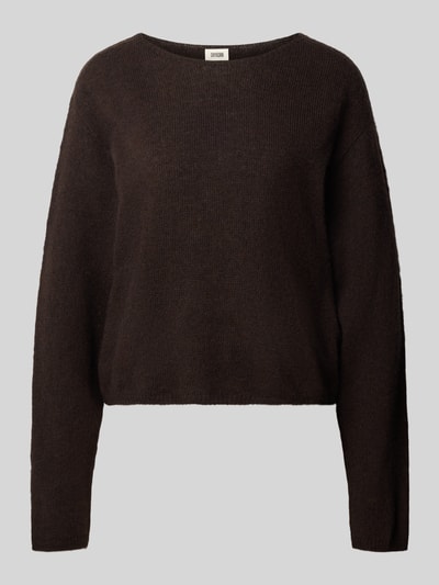 Produktfoto, dunkelbrauner Strickpullover aus Woll-Mix mit Alpaka-Anteil Modell 'IMENY' von DRYKORN, grobe Textur, Oversized Fit, U-Boot-Ausschnitt