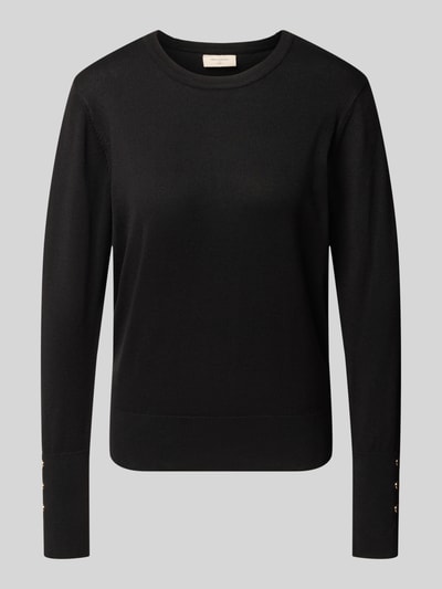 Produktfoto, schwarzer Strickpullover aus Viskose-Mix Modell 'KATIE' von FREE/QUENT mit Rundhalsausschnitt und Knöpfen am Ärmel