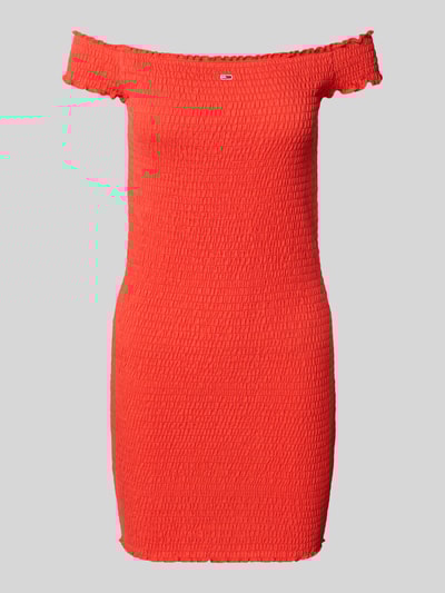 Tommy Jeans Sukienka tuba mini o kroju slim fit z dekoltem carmen Koralowy 2