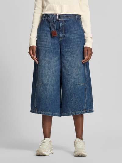 Frauenmodel trägt Regular Fit Culotte aus Baumwoll-Mix mit Viskose-Anteil Modell 'EPOCHE' von MAX&Co., blaue Denim-Optik, Ganzkörperansicht von vorne. Damen Culotte von MAX&Co.