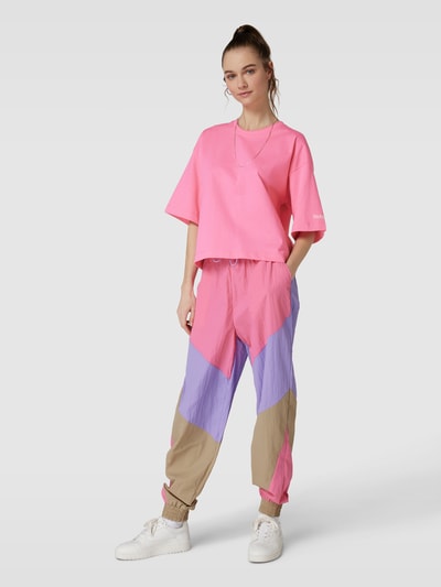 TheJoggConcept Oversized T-Shirt mit überschnittenen Schultern Modell 'SUNA' Pink 1