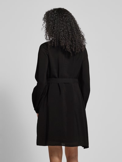 Vero Moda Sukienka mini z wiązanym paskiem model ‘MIRA’ Czarny 5