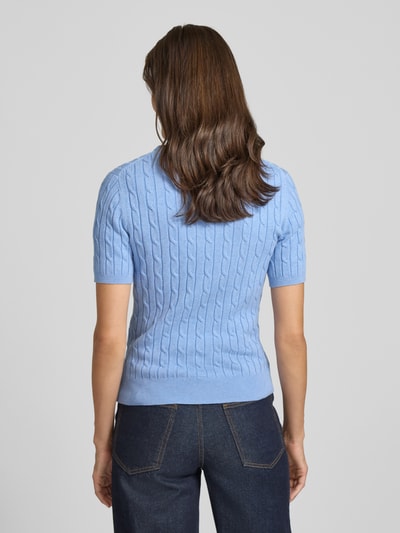 Gant Strickshirt mit Rundhalsausschnitt und Logo-Stitching Hellblau 5