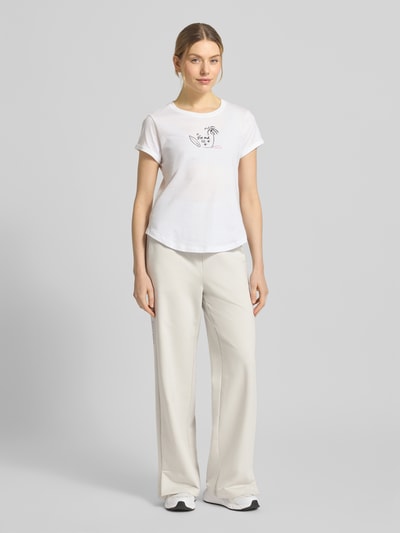 Frauenmodel trägt Hose mit elastischem Bund Modell 'ANNY' von FIRE + ICE aus Baumwoll-Mix mit Stretch-Anteil, Wide Leg, Ganzkörperansicht von vorne.