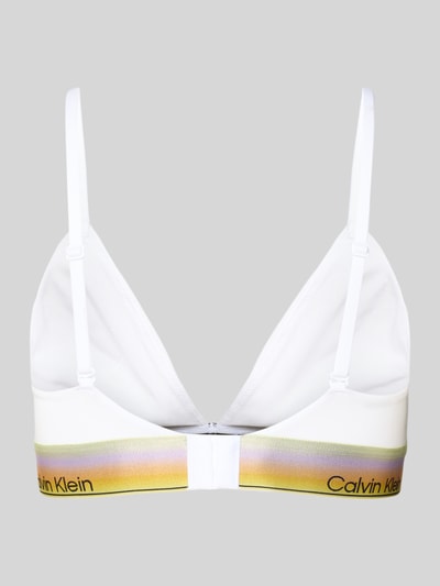 Produktfoto, Bralette aus Baumwoll-Mix von Calvin Klein, unifarben mit gefütterten Cups und labelverziertem Bund, Hakenverschluss, verstellbare Spaghettiträger, glatte weiße Oberfläche mit elastischer Textur.