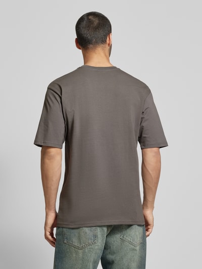 REVIEW T-Shirt mit Label-Detail Dunkelgrau 5