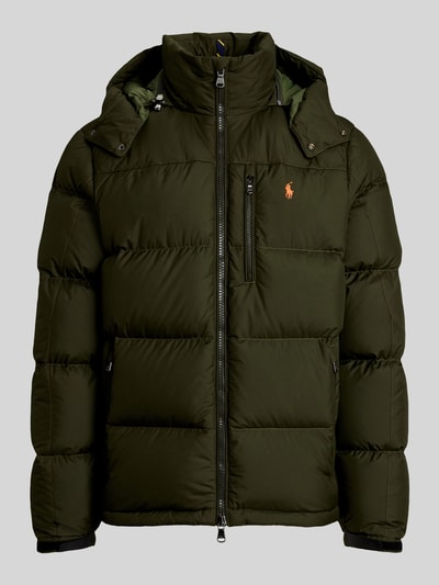 Produktfoto, olivgrüne Regular Fit Daunenjacke mit Logo-Stitching von Polo Ralph Lauren, gesteppte Oberfläche, Herren Daunenjacke von Polo Ralph Lauren