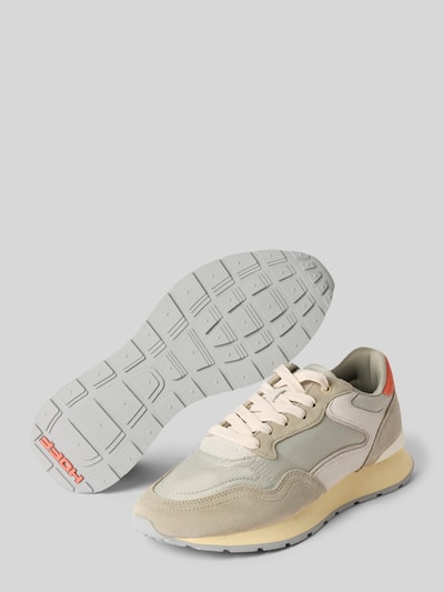 Produktfoto, Sneaker mit Logo-Prägung Modell 'City' von HOFF, beige und graue Töne, profilierte Sohle, abgerundete Passform, Schnürverschluss.