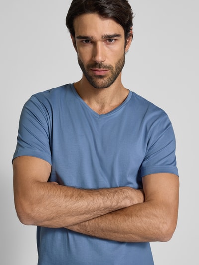Christian Berg Men T-Shirt mit V-Ausschnitt Jeansblau 3