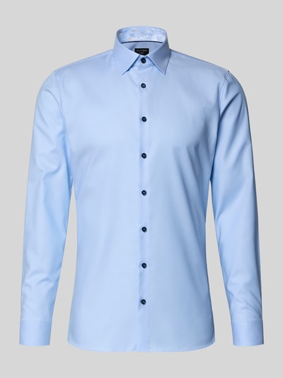 Produktfoto, Super Slim Fit Business-Hemd mit Kentkragen von OLYMP No. Six, hellblauer Baumwoll-Elasthan-Mix, unifarbenes Design.