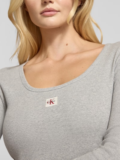 Calvin Klein Jeans Longsleeve mit Label-Detail Hellgrau 3
