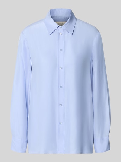 Produktfoto, hellblaue Regular Fit Langarmbluse aus reiner Seide Modell 'PALANCA' von Weekend Max Mara, glatte Textur, Max Mara
