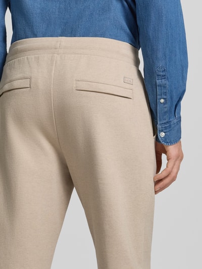 BOSS Orange Spodnie dresowe o kroju relaxed fit z mieszanki bawełny model 'SE_TWIST' Piaskowy 3