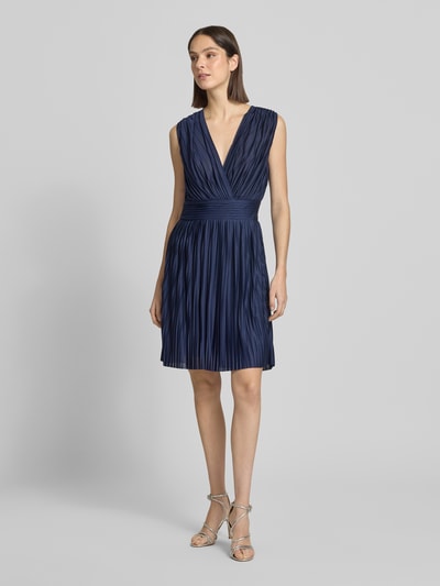 GUIDO MARIA KRETSCHMER WOMAN Knielanges Cocktailkleid in Falten-Optik Modell 'Linn' Marine 1