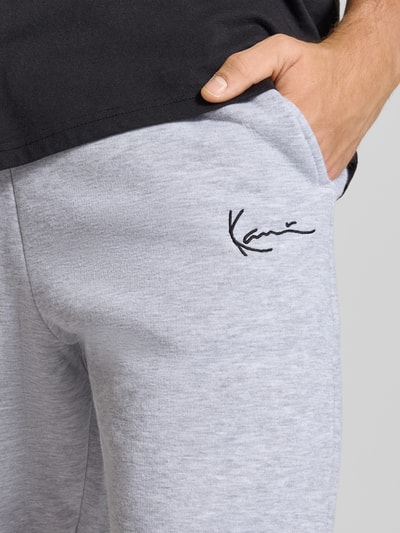 KARL KANI Sweatpants mit elastischem Bund Hellgrau Melange 3