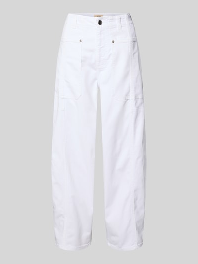 Produktfoto, weiße Barrel Jeans mit Eingrifftaschen Modell 'Rosy Bianco' von MOS MOSH, Baumwoll-Mix mit Stretch-Anteil, Barrel Fit, Knopf- und Reißverschluss, Gesäßtaschen, Bundweite 39 cm, Innenbeinlänge 70 cm, glatte Textur, klare Nähte.