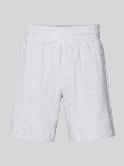 Produktfoto, Regular Fit Sweatshorts aus Baumwoll-Mix Modell 'LAZE SHORTS CW' von HUGO, Optik: Unifarben, Passform: Regular-Fit, Label-Print, Bundabschluss: Elastisch, Material: Baumwoll-Mix, hellgraue Farbe, glatte Textur, kurze Hosenbeine