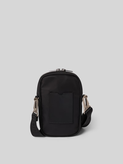 Produktfoto, Crossbody-Bag mit Logo-Detail von Moose Knuckles in Schwarz mit Zweiwege-Reißverschluss, Hauptfach, Logo-Detail, verstellbarer Trageriemen, abnehmbarer Tragehenkel, Maße: Breite 11 cm, Länge 18 cm, Tiefe 4 cm