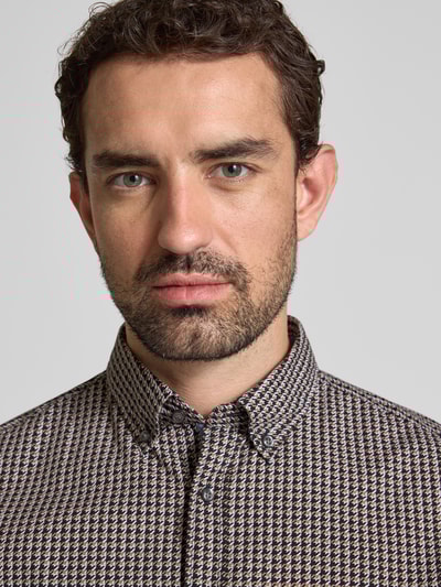 Christian Berg Men Regular Fit Freizeithemd mit Button-Down-Kragen Cognac 3