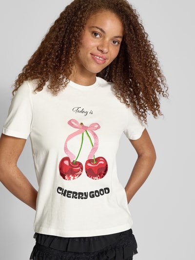 Only T-shirt o kroju regular fit z nadrukiem z motywem model ‘KITA’ Złamany biały 3