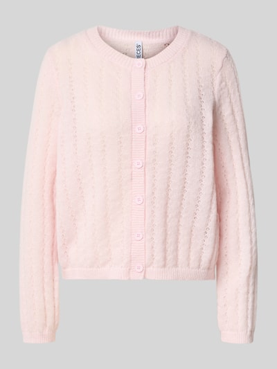 Produktfoto, jasnoróżowy kardigan rozpinany o fakturze dzianinowej z okrągłym dekoltem, Regular Fit Strickjacke mit Rundhalsausschnitt Modell 'ADA' von PIECES, kardigan rozpinany damski